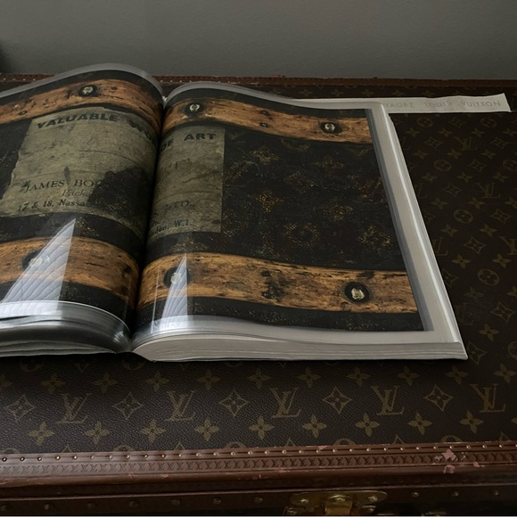LOUIS VUITTON EXPOSITION COFFEE TABLE BOOK - Picture 6 of 11
